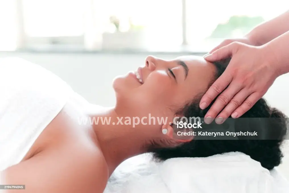 颈部按摩示意图